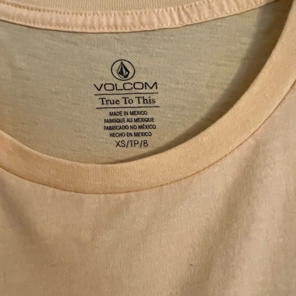 Volcom women’s t shirt - size xs - Picture 4 of 4